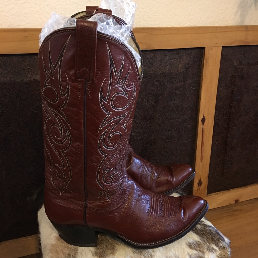 Men’s Dan Post wine stitched leather western boots
